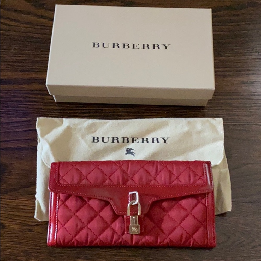 Burberry Woman’s wallet, red